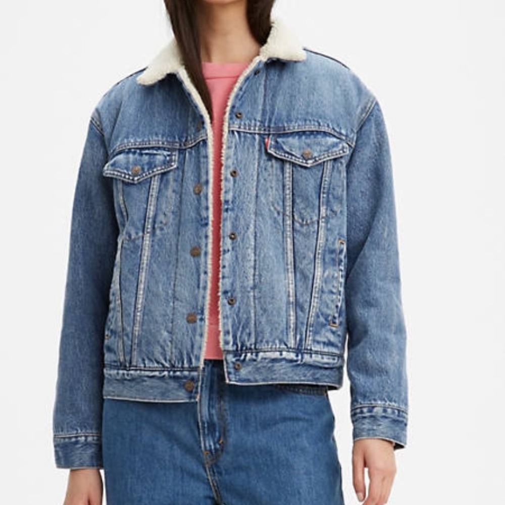 Levi’s Sherpa lined jean jacket (fits like a M/L)